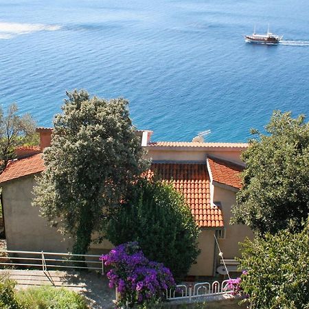 Apartments By The Sea Stanici, Omis - 1028 Tice Екстер'єр фото