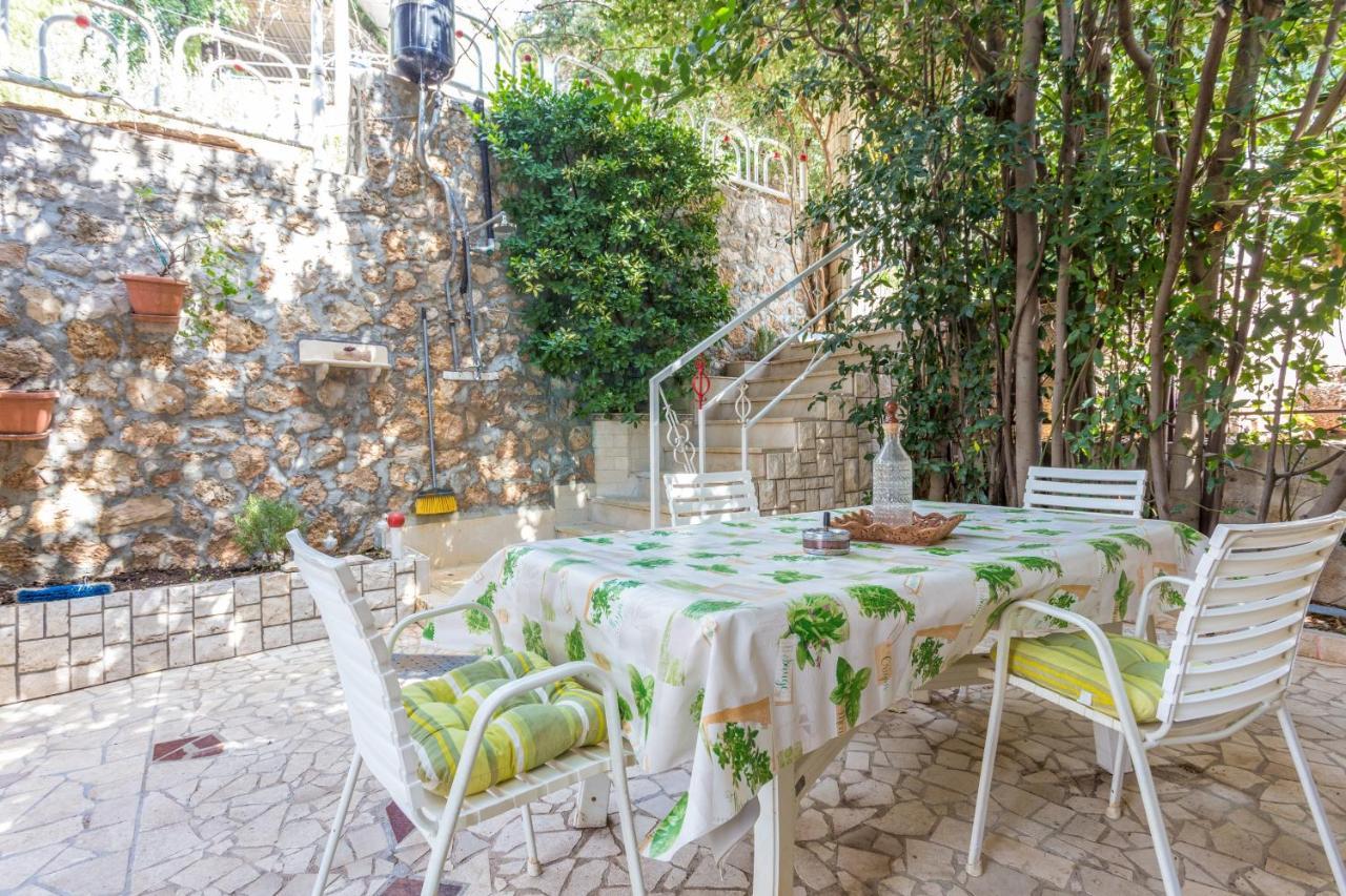 Apartments By The Sea Stanici, Omis - 1028 Tice Екстер'єр фото