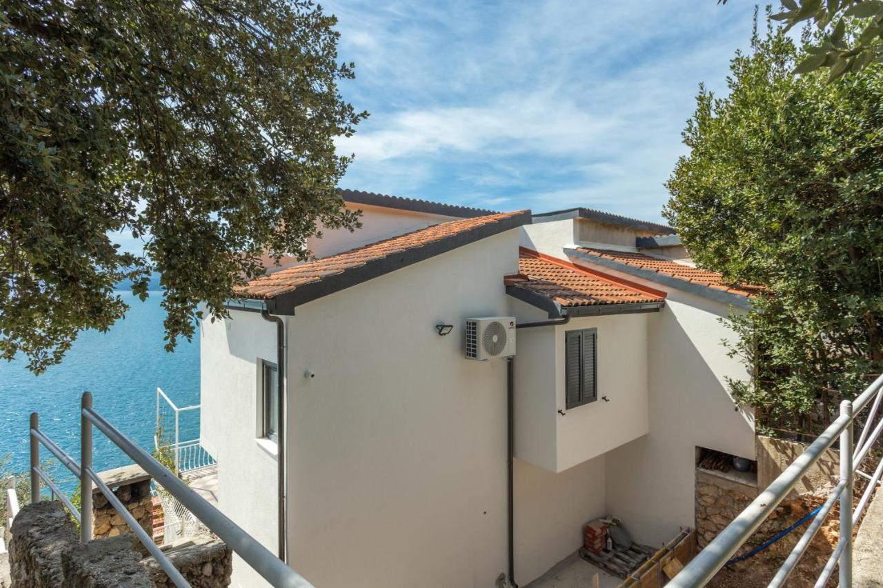 Apartments By The Sea Stanici, Omis - 1028 Tice Екстер'єр фото
